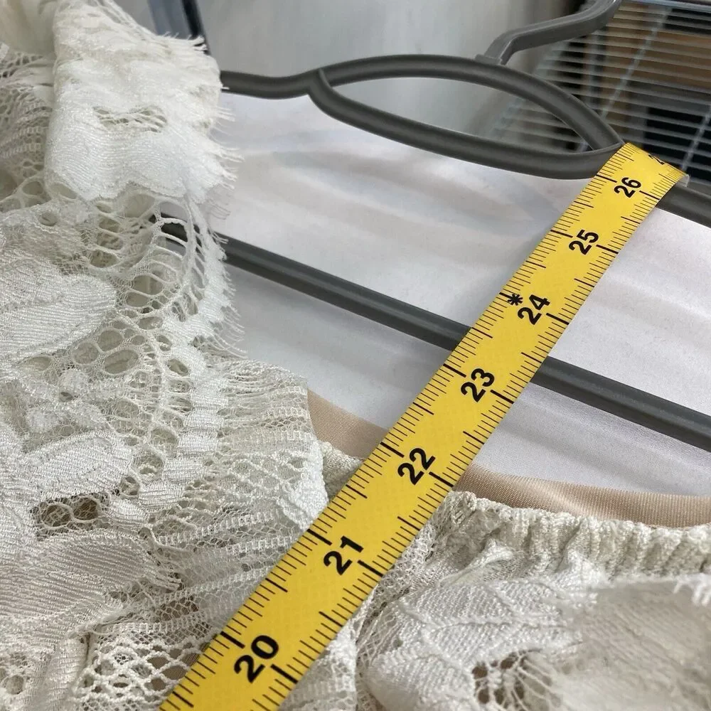 Lovers‎ + Friends Women’s Cream Lacy Dainty Fairy Romper Size XS Flowy Ruffles